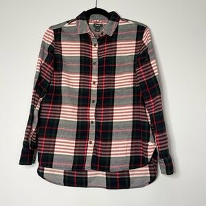 Women’s Roots Plaid Flannel Button Up Shirt Size Small 
Holiday, Christmas